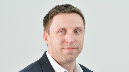 Gareth Davies headshot