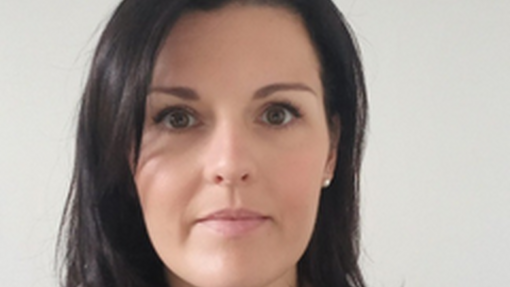 Laura Knight Headshot