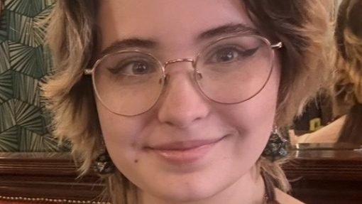 Mia Harries portrait