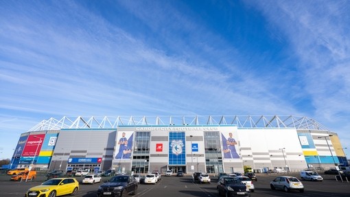 Llun o Stadiwm Dinas Caerdydd