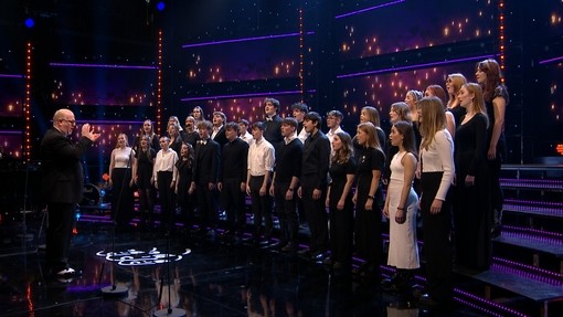 Cor Ifor Bach singing in Côr Cymru