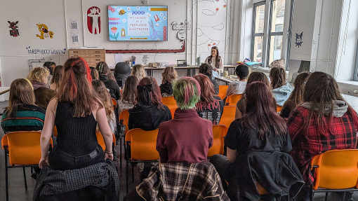 Ocean Hughes at UWTSD Swansea College of Art talking to students during recent visit