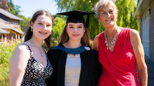 Lisa Kytskai, Kseniia Kulykivska and Liz Ellis