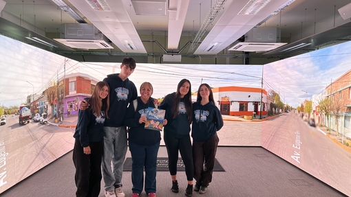 Patagonia students in the immersive room