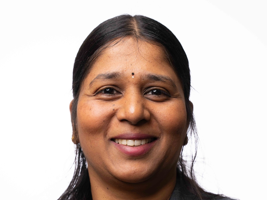 Divya Chidambaram Headshot