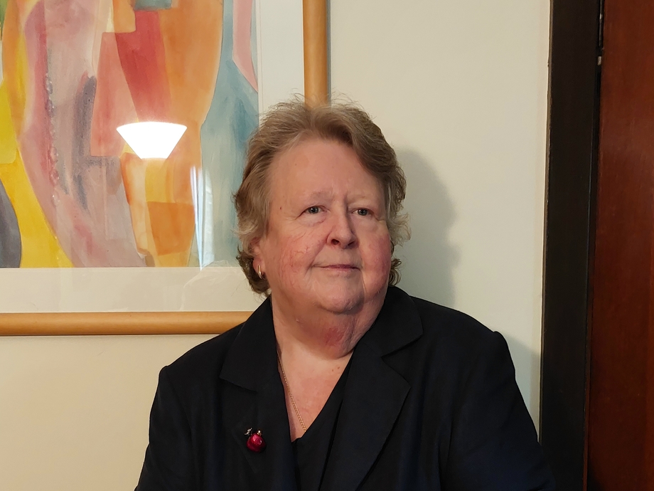 Lisa Isherwood Headshot