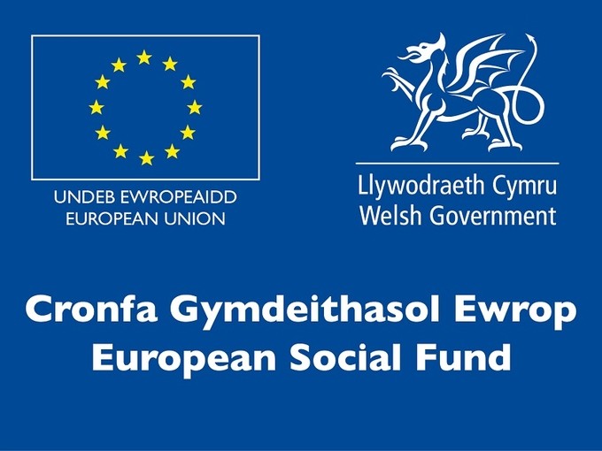 Logos yr Undeb Ewropeaidd a Llywodraeth Cymru uwchben testun dwyieithog sy’n darllen Cronfa Gymdeithasol Ewrop.