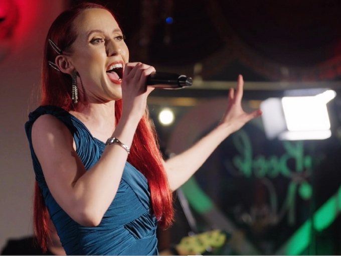 Hollie singing