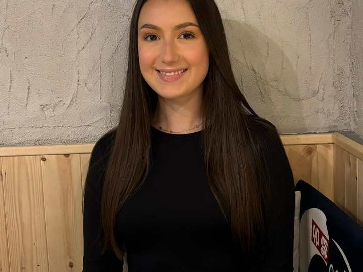 Ffion Hann Jones - Coleg Cymraeg