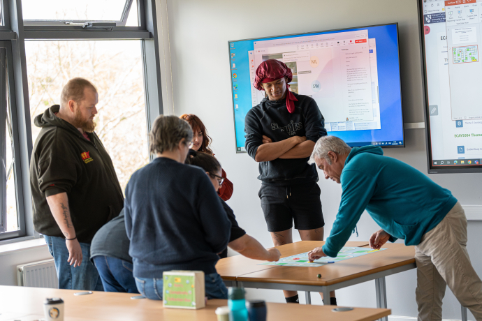 Image of lecturer and Sociology students