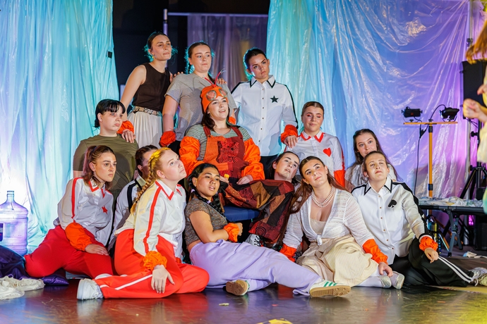Alice by Heart being performed by students