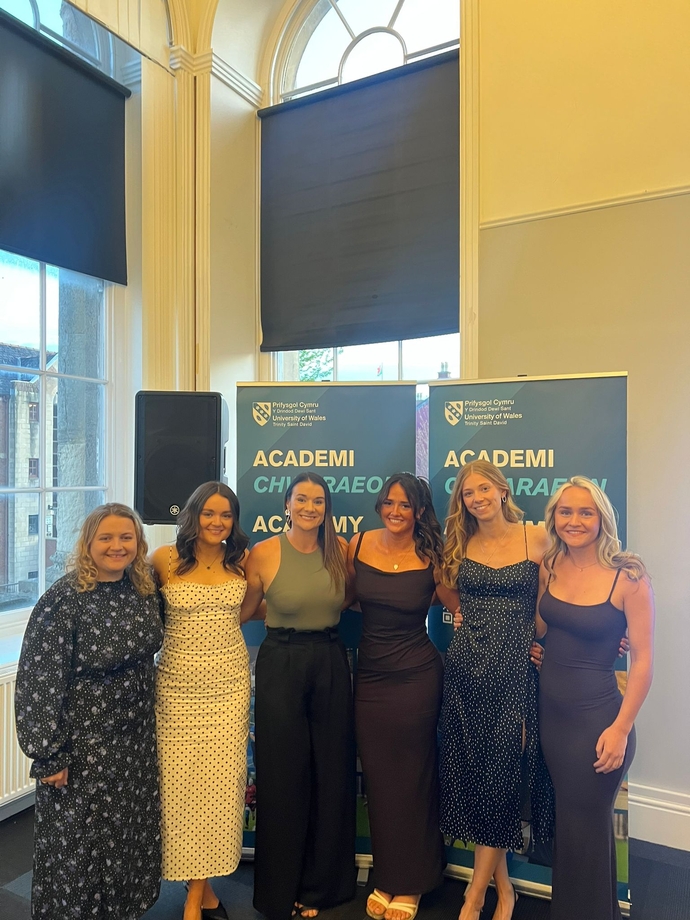 UWTSD Netball Team group photo