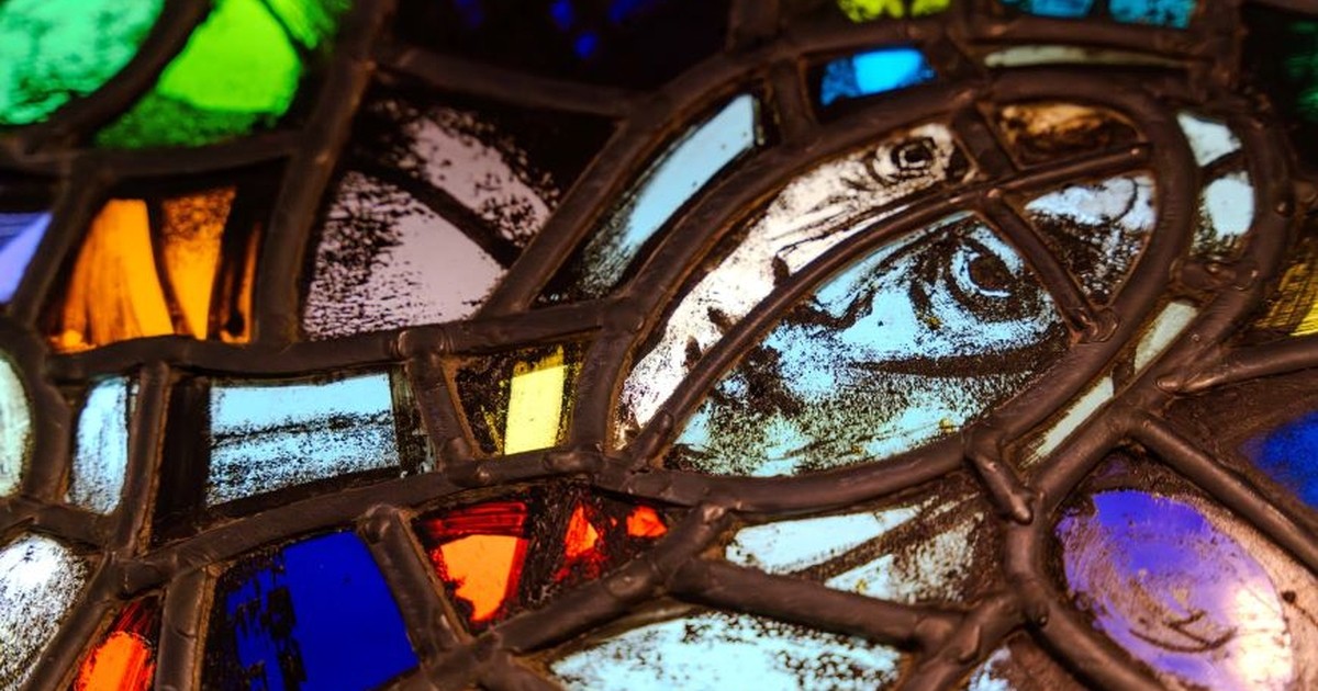 UWTSD launches new Apprenticeship in Stained Glass to save endangered