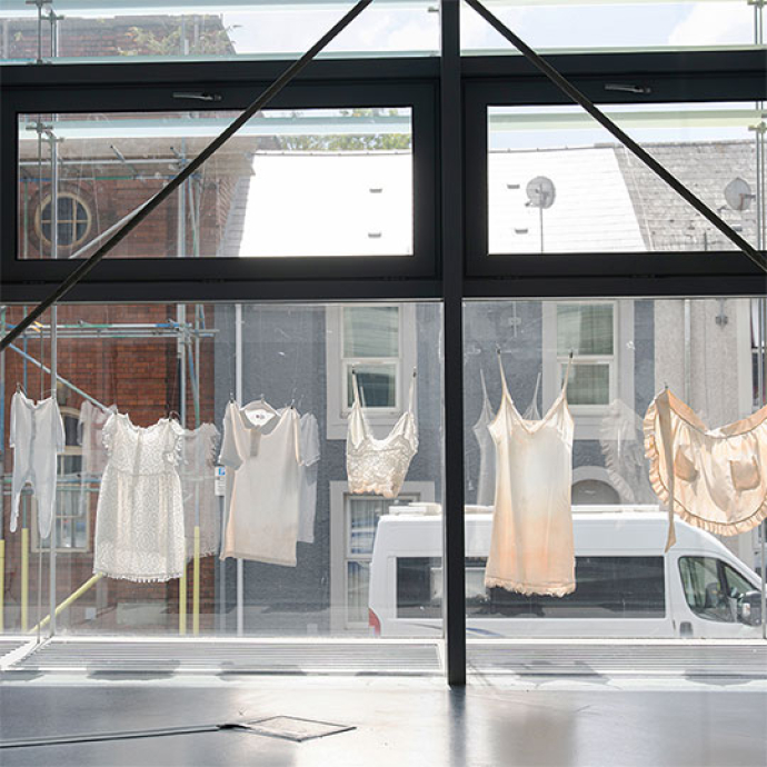 close hanging a in window