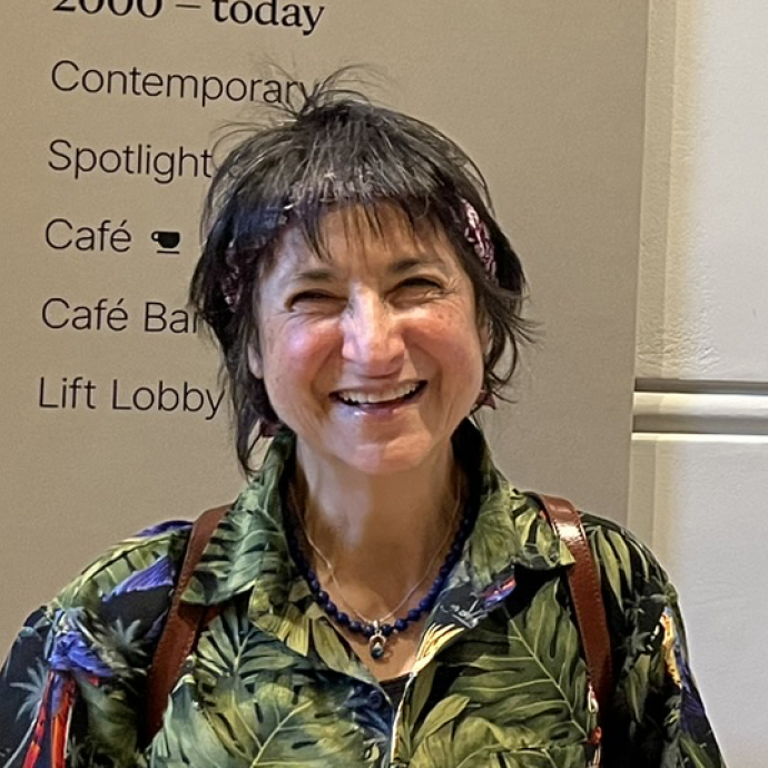 Headshot of Darrelyn Gunzburg