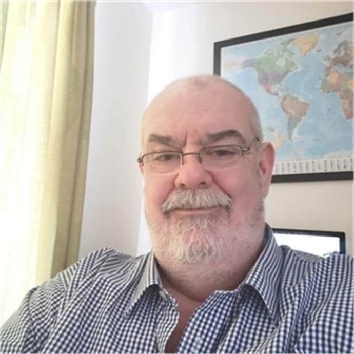 Dave Holley Heeadshot