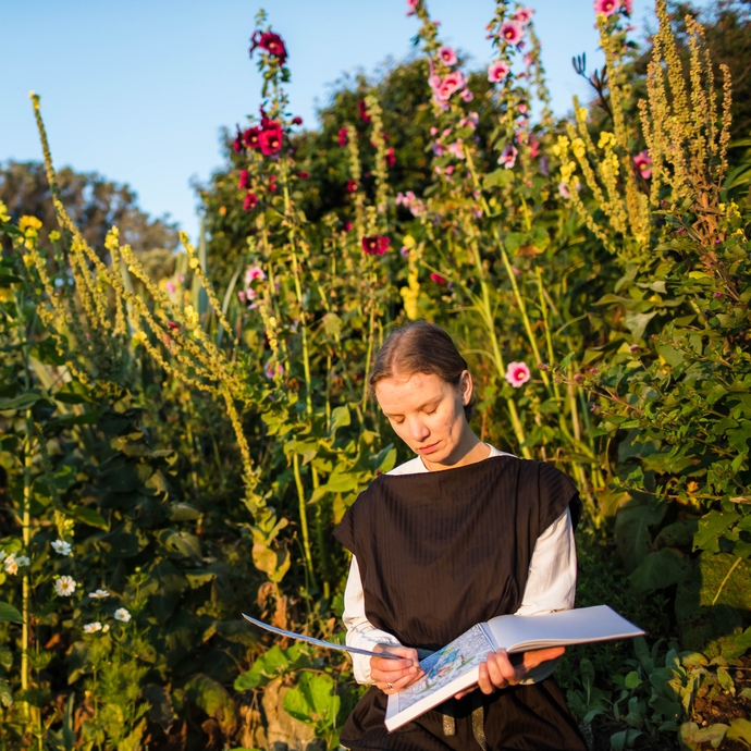 Holly Slingsby doing art in nature