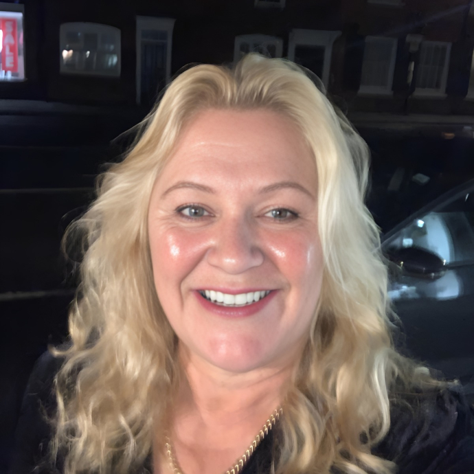 Wendy Stacey-Alidina headshot