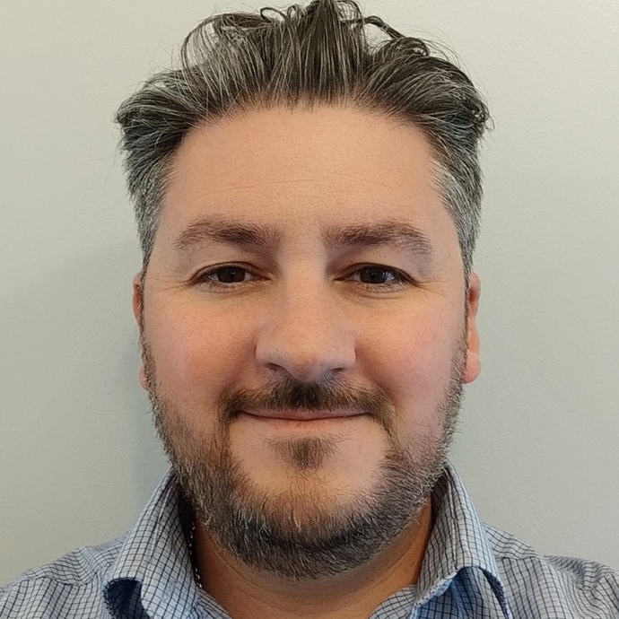 Rhodri Thomas headshot